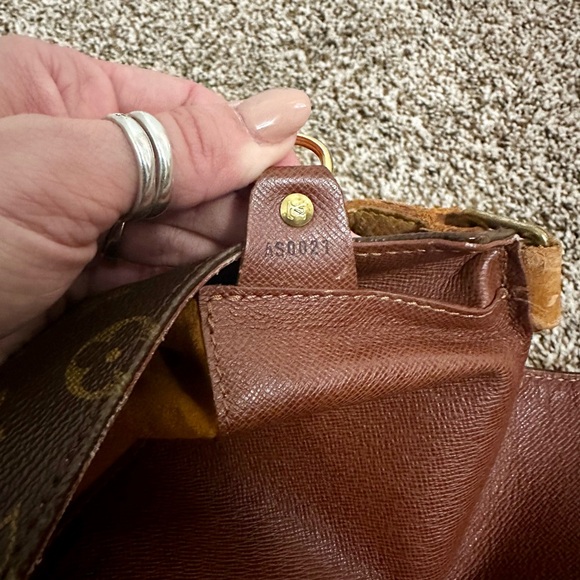 Louis Vuitton Tango Salsa GM AUTHENTIC - Picture 4 of 11